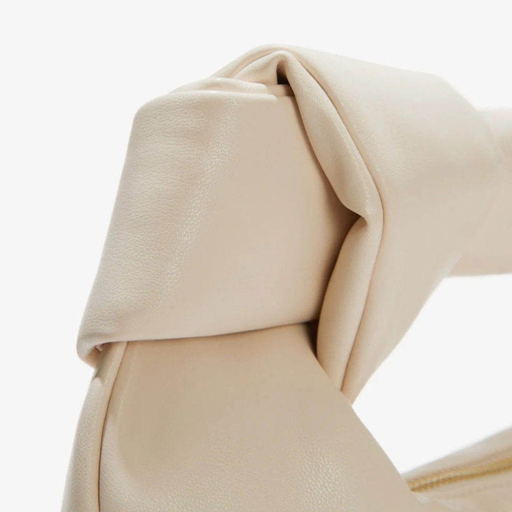 🌿 Melie Bianco Cream Knot Croissant Hand/Wrist/Clutch ~ NWT - Picture 4 of 12